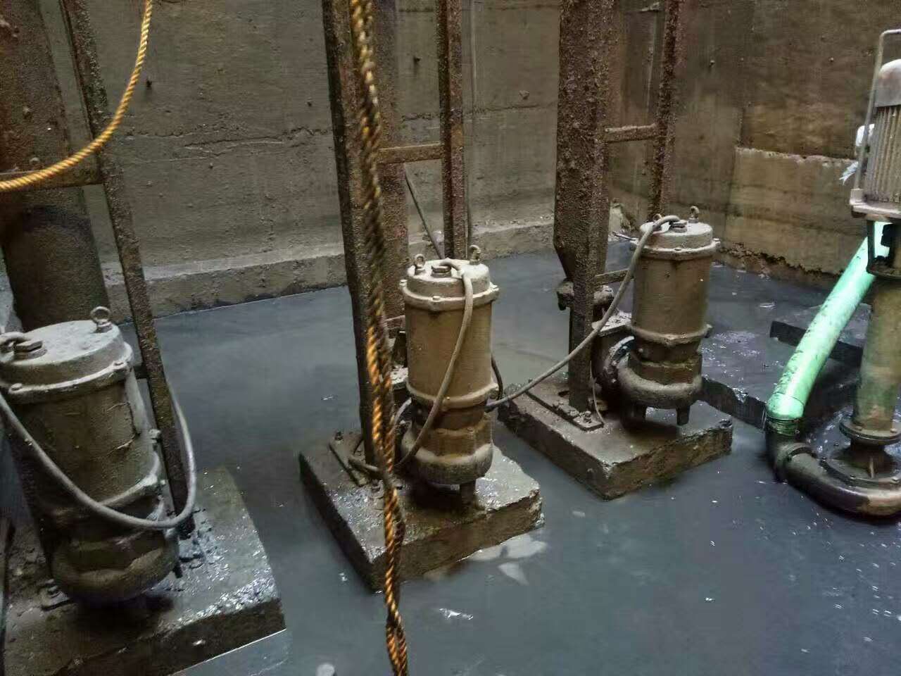 武强污水池清理